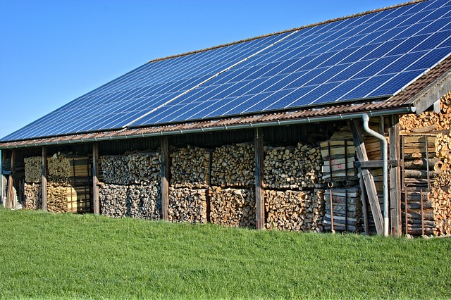 Installation de panneaux photovoltaïques en toiture en zone agricole